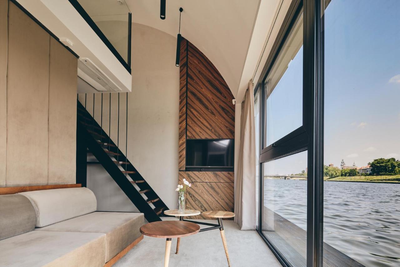 New Port - Premium Floating Aparthotel 4*